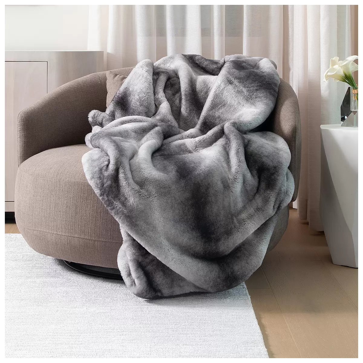 Mon Chateau Luxe Faux Fur Throw Grey